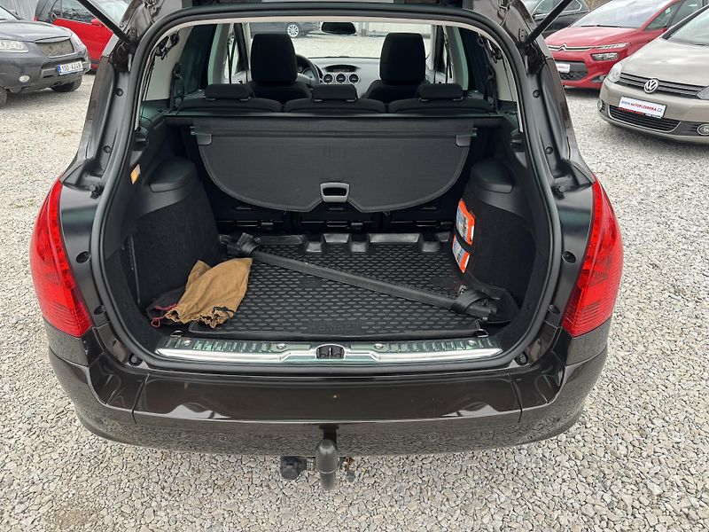 Peugeot 308 1.6-16V,SW,rezervace - fotka 29 z 54