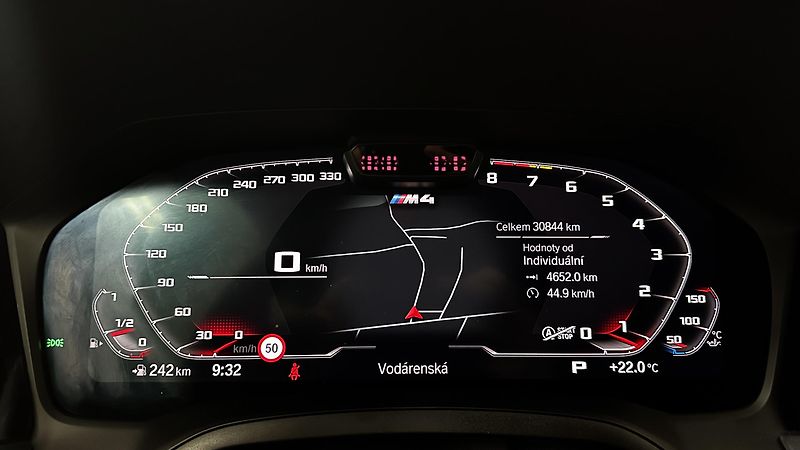 BMW M4 COMPETITION /TOP STAV - fotka 43 z 46