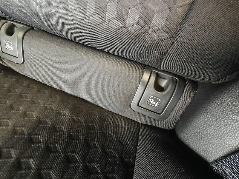 Toyota Yaris 1.5 Hybrid  Comfort Tech Style - fotka 22 z 39