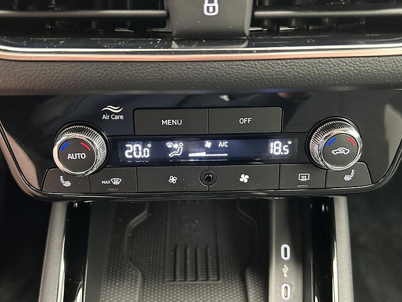 Škoda Scala 1.0 TSI Top selection - fotka 16 z 28