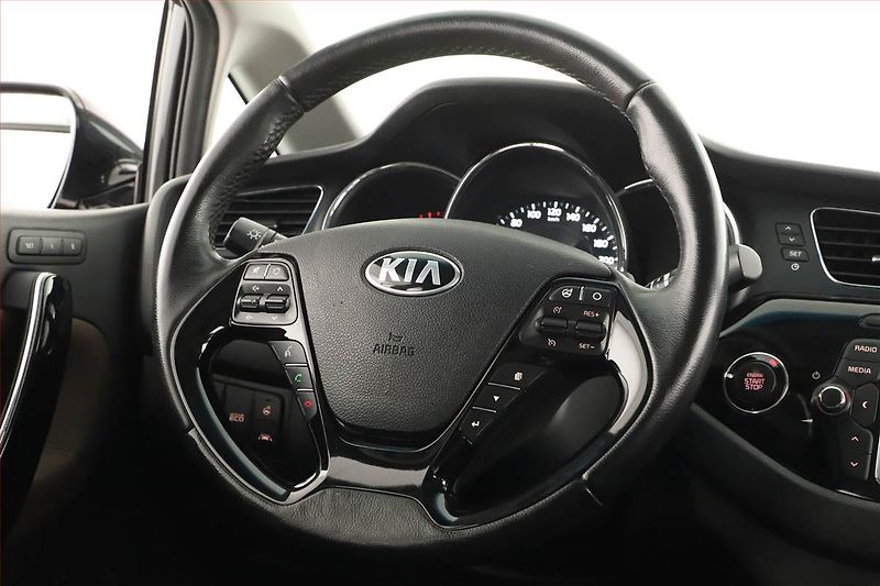 Kia Ceed (2014) 1.6 CRDi, Automat, Navi - fotka 8 z 18