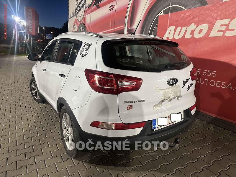 Kia Sportage (2011) 2.0 GDi 4x4, ČR, navi, autoAC - fotka 2 z 3