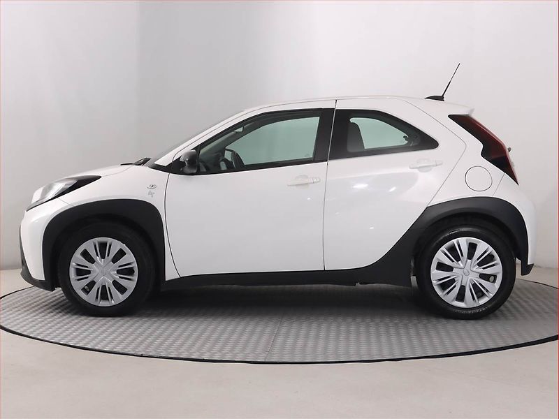 Toyota Aygo (2023) Executive 1.0, Automat - fotka 3 z 18