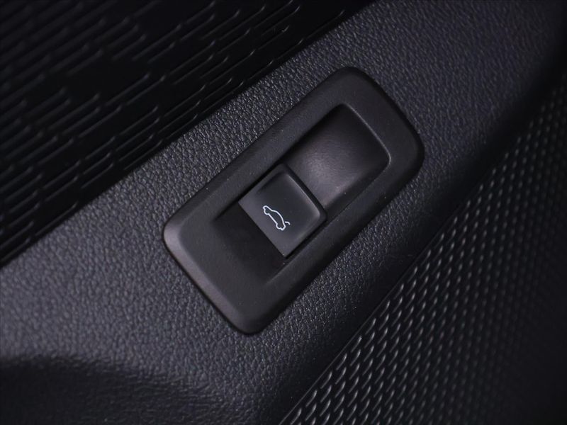 Škoda Octavia 2,0 TDI DSG Navi LED ACC DPH - fotka 16 z 38