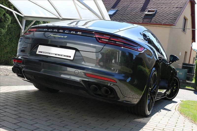 Porsche Panamera 2,9 343KW, DPH, ČR,4 E-HYBRID - fotka 18 z 77