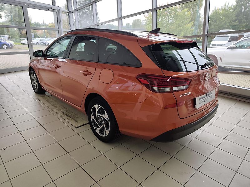 Hyundai i30 (2024) 1.0 T-GDi 74kW DCT Family - fotka 2 z 21