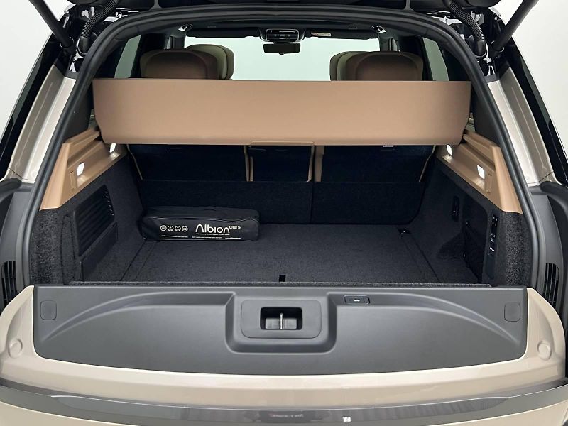 Land Rover Range Rover P460e AUTOBIOGRAPHY REZERVACE - fotka 58 z 61