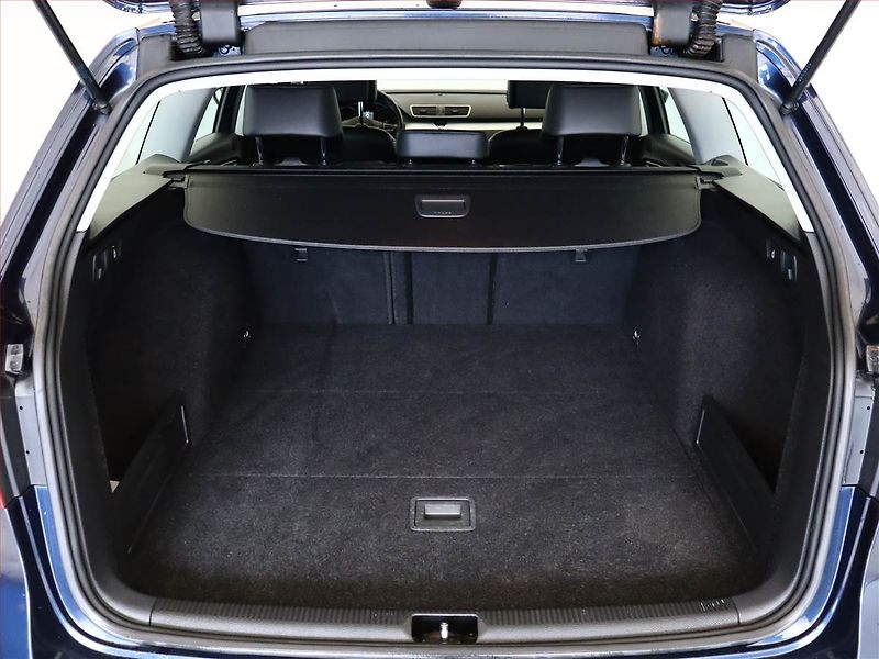 Volkswagen Passat (2012) Highline 2.0 TDI, 4X4 - fotka 12 z 19
