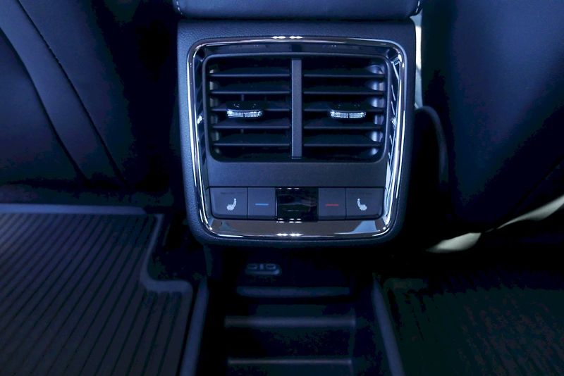 Škoda Enyaq (2024) 85x (82 kWh) 210 kW Sportline - fotka 25 z 33