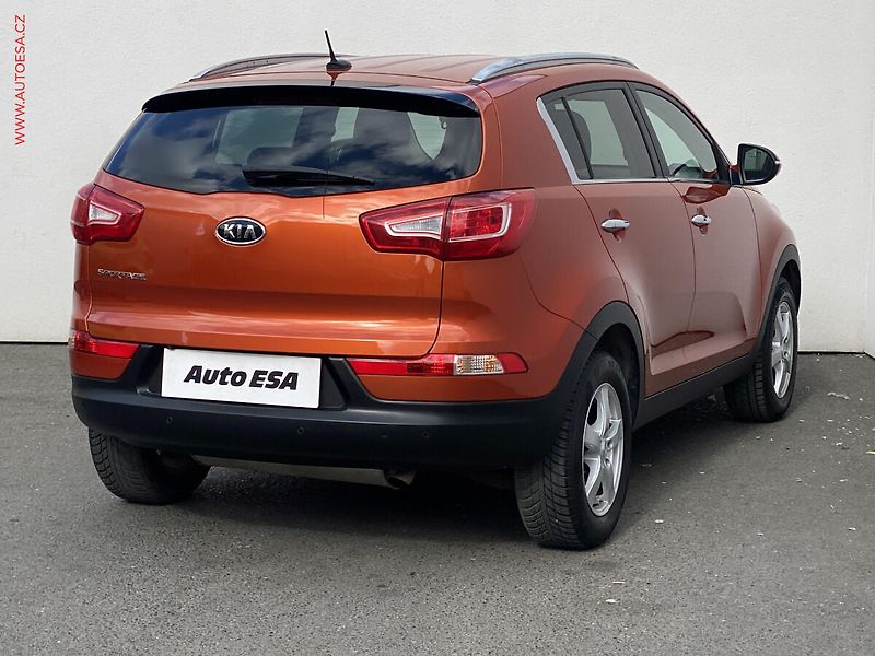 Kia Sportage (2011) 2.0 GDi, Spirit, AT, xenon - fotka 4 z 16