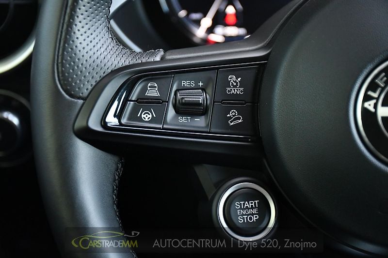 Alfa Romeo Stelvio 2,2 D 16V 210k Veloce AT8-Q4 - fotka 28 z 55
