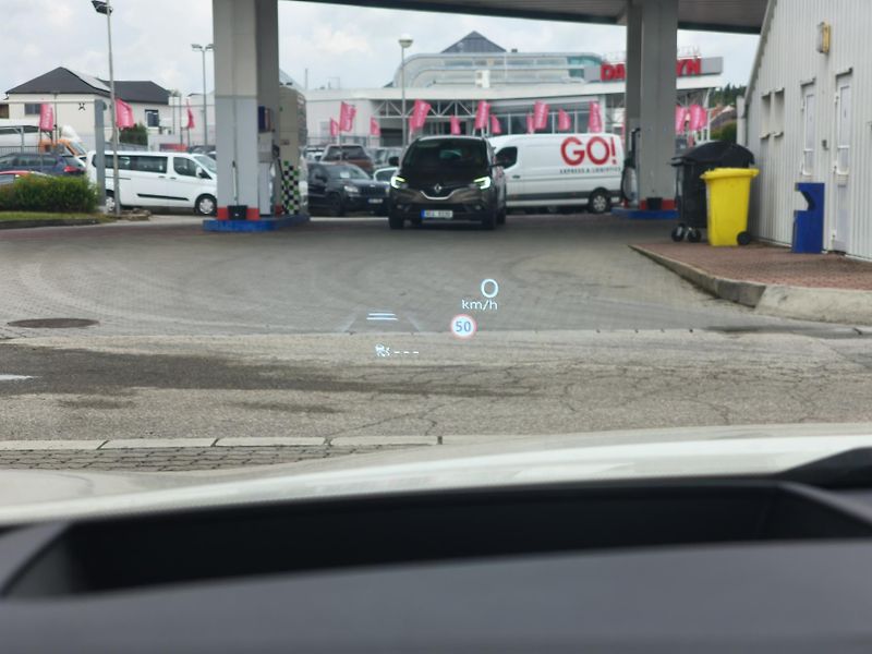 Nissan Qashqai 2021 ČR 1.3 DIG-T 116kW TEKNA+ - fotka 22 z 39