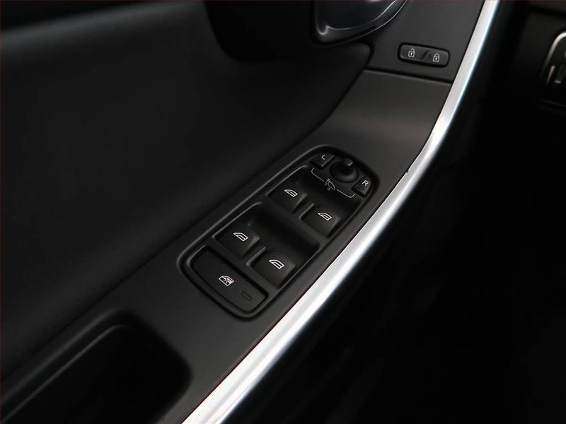 Volvo S60 (2014) D4 Polestar, Xenony, Tempomat - fotka 18 z 19