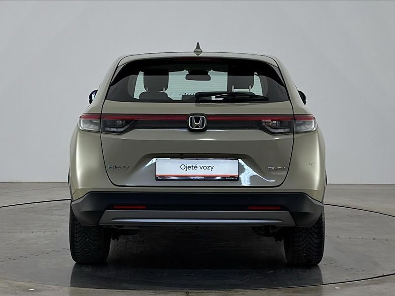 Honda HR-V Elegance e-CVT - fotka 17 z 26
