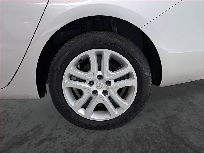 Opel Astra (2018) 1.6 CDTI, Navi, Tempomat - fotka 15 z 19
