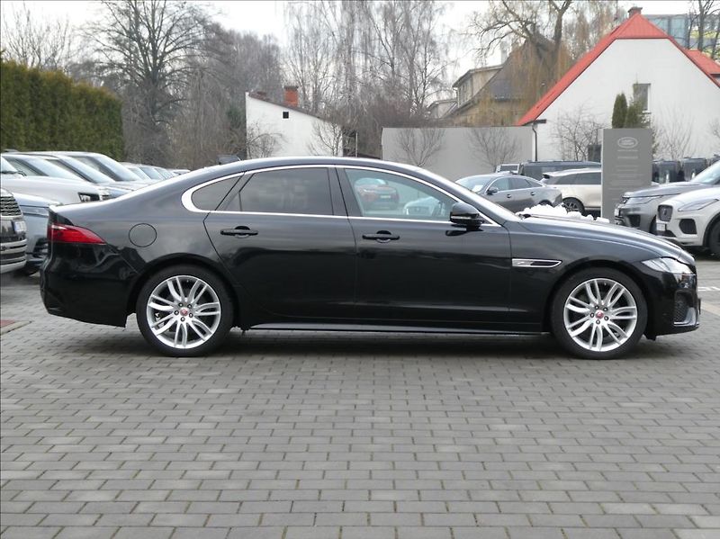 Jaguar XF 2,0 D200 R-Dynamic S,1M,ČR,DPH - fotka 6 z 36