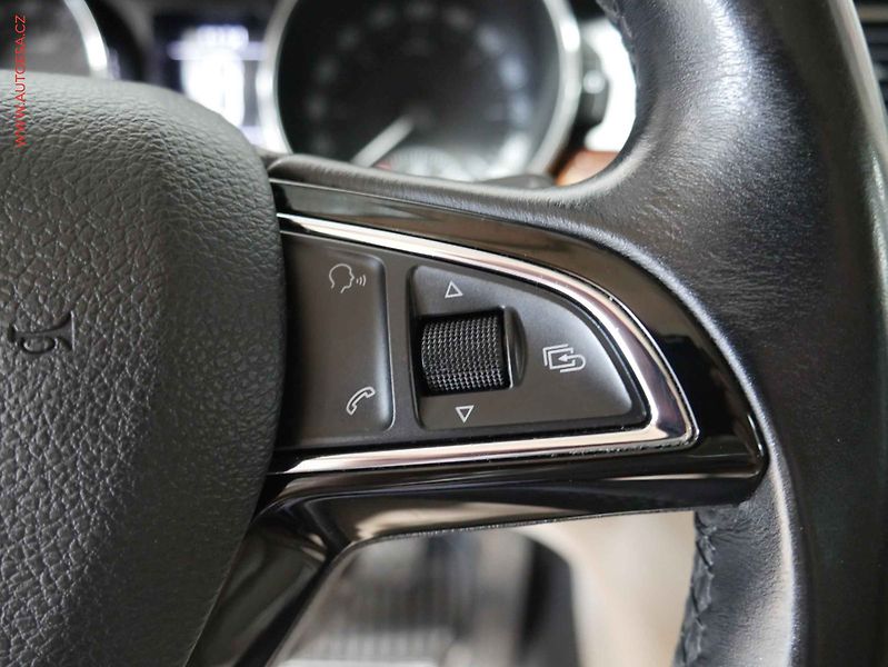 Škoda Superb (2013) 2.0 TDi 4x4, 2.maj, DSG - fotka 18 z 25