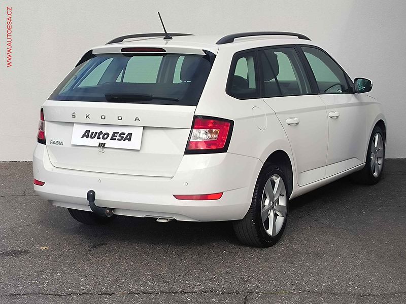 Škoda Fabia (2022) 1.0 TSi, 1.maj,ČR, Ambition - fotka 4 z 21