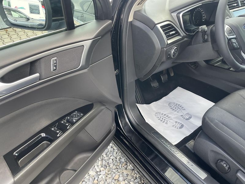 Ford Mondeo 2.0TDCi 150PS MANUAL COMBI STK - fotka 93 z 154
