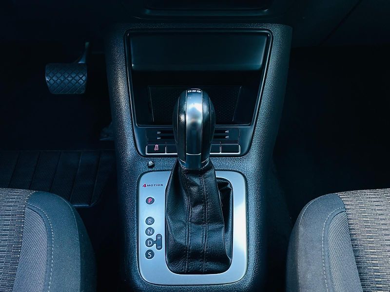 Volkswagen Tiguan 2.0TSI 4x4 AUTOMA KAMERA TAŽNÉ - fotka 37 z 44