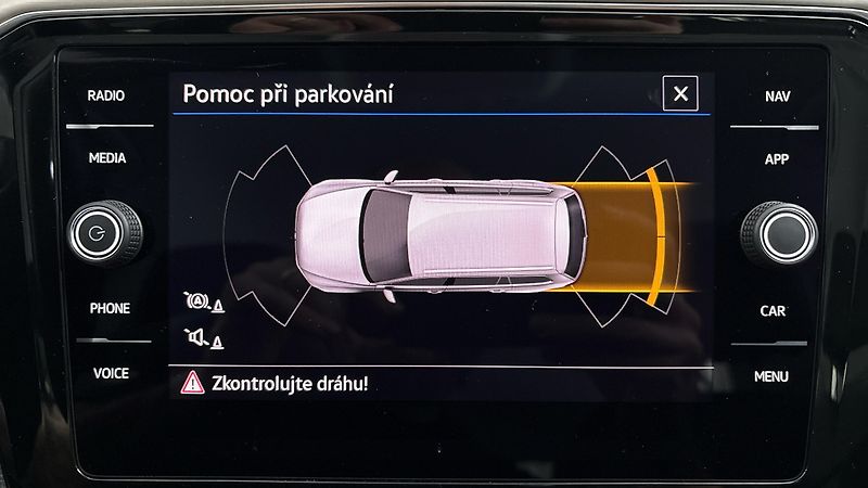 Volkswagen Passat 2.0 TDI DSG Elegance Variant - fotka 12 z 27