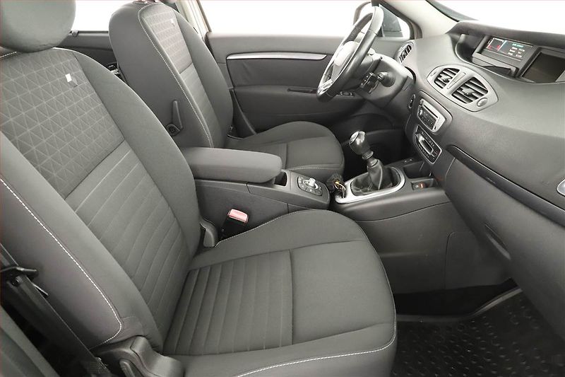Renault Grand Scénic (2016) 1.2 TCe, Navi, Tempomat - fotka 7 z 18