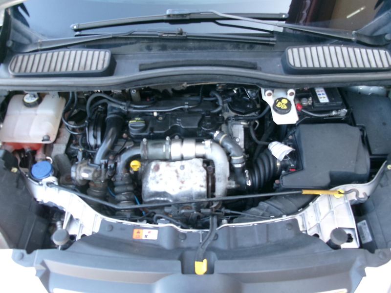Ford C-MAX (2012) 1,6TDCi AC TEMP ALU BT - fotka 30 z 30