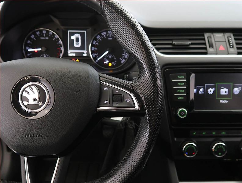 Škoda Octavia (2017) Ambition 1.6 TDI, Tempomat - fotka 17 z 20