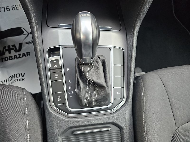 Volkswagen Golf Sportsvan 1,4TSi DSG LOUNGE NAVI STK - fotka 23 z 53