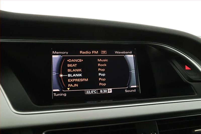 Audi A4 (2015) 2.0 TDI, Automat, Navi, Xenony - fotka 10 z 15