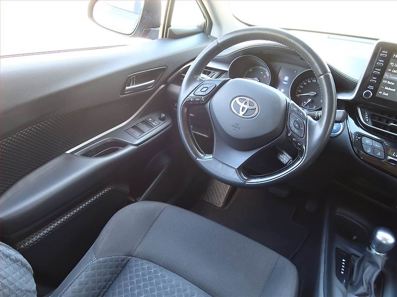 Toyota C-HR (2021) 1.8 Hybrid - fotka 7 z 18