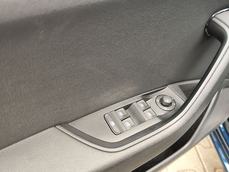 Škoda Superb 1.5 TSI/110kW Ambition DSG - fotka 30 z 31