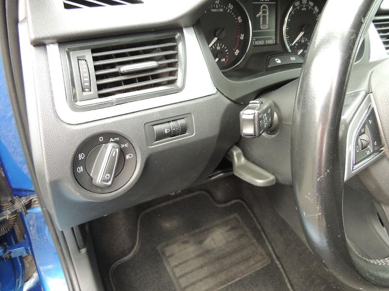 Škoda Rapid (2014) 1.2TSi,77kw,dobrá výbava,xenon - fotka 15 z 45