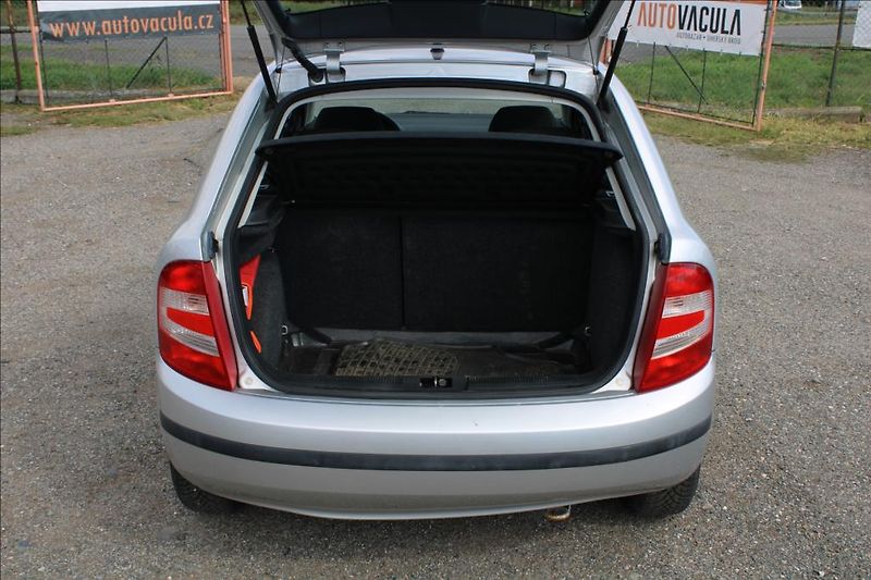 Škoda Fabia 1,4 i 16V  ROZVODY, STK 2/2028 - fotka 13 z 27