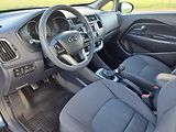 Kia Rio 1.3 PĚKNÝ STAV 1. MAJITEL - náhled 9