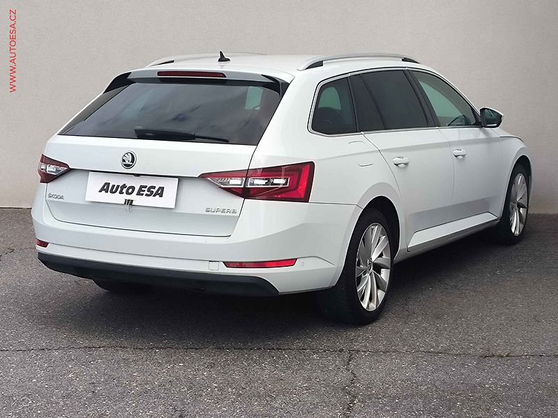 Škoda Superb (2016) 1.6 TDi, Style, DSG, bixen - fotka 4 z 23