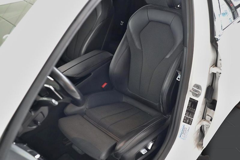 BMW Řada 5 520d xDrive Touring - fotka 10 z 14