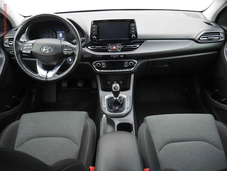 Hyundai i30 (2022) 1.5T-GDi, 2.maj,ČR, servis - fotka 8 z 16
