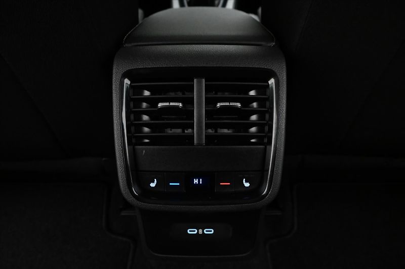 Škoda Octavia 2,0 TDI 110 kW TAŽNÉ Style Zár - fotka 22 z 30