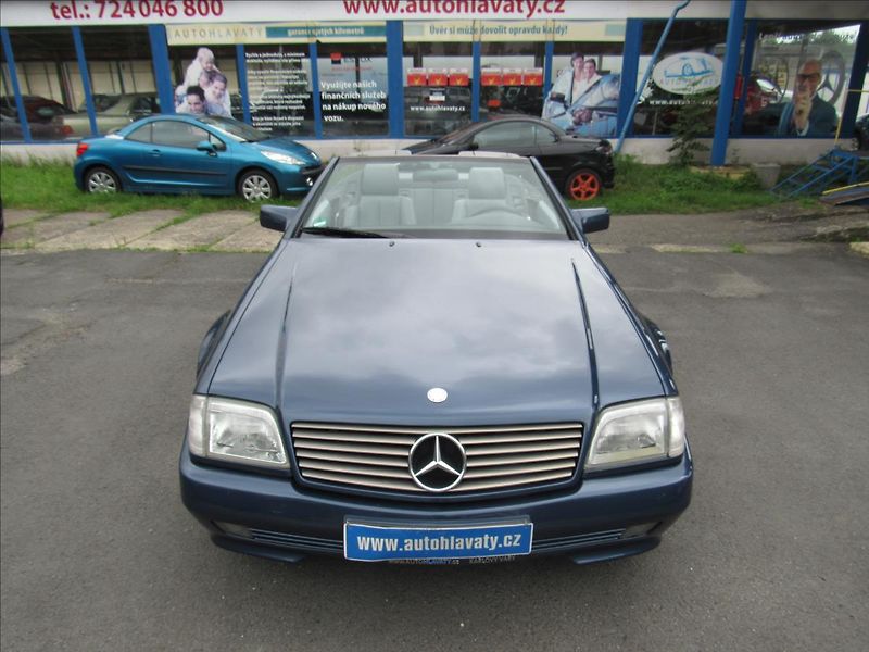 Mercedes-Benz SL 3,2 Hardtop-Cabrio - fotka 2 z 54
