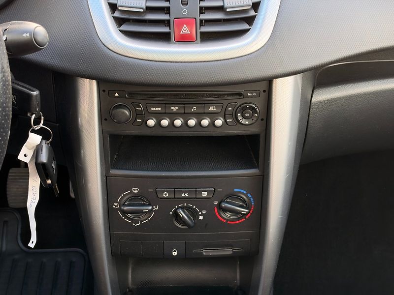 Peugeot 207 (2009) SW 1.6HDi 66kW - fotka 21 z 30