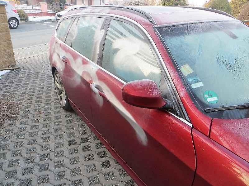 Posprejované BMW.