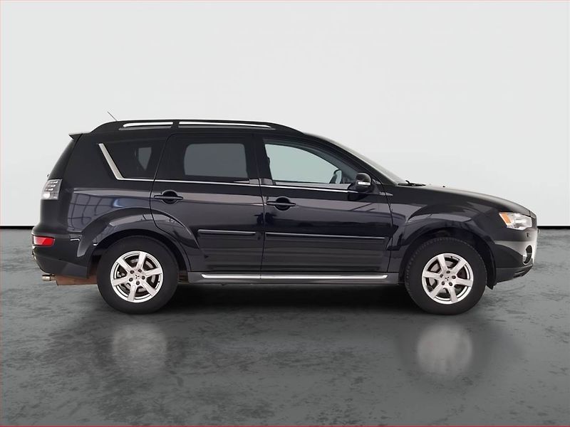 Mitsubishi Outlander (2011) 2.2 DI-D, 4X4, 7 míst - fotka 6 z 27