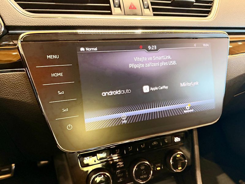 Škoda Superb 2.0 TDi 140 Kw DSG L&K - fotka 17 z 38