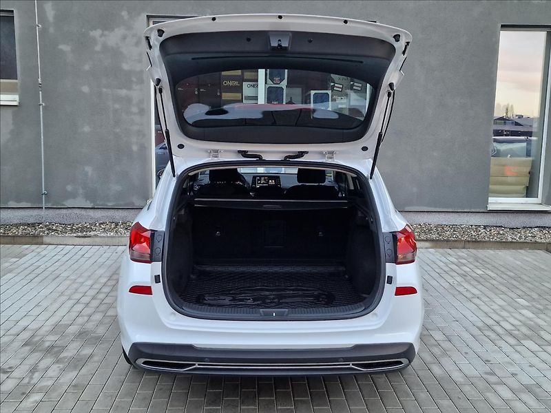 Hyundai i30 1.0 T-Gdi Family Smart Kombi - fotka 38 z 50