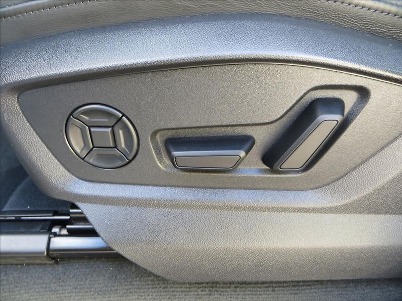 Audi Q8 3,0 TFSI quattro tiptronic 250 - fotka 14 z 29