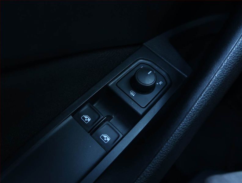 Škoda Kamiq (2023) 1.5 TSI - fotka 17 z 19
