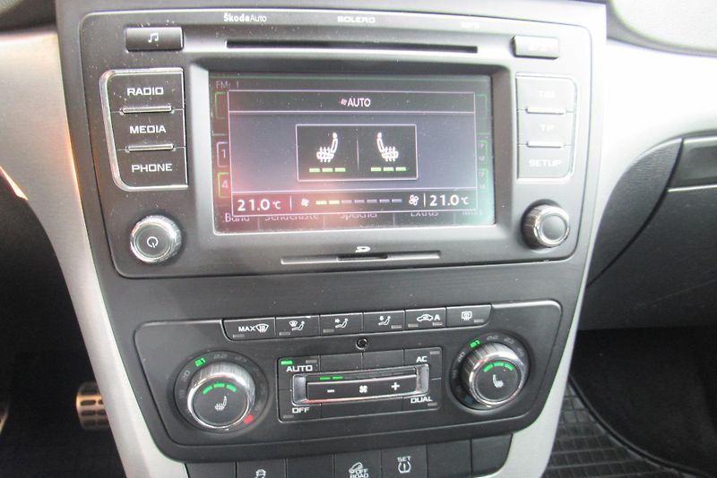 Škoda Yeti 2.0 TDI 4x4 AUT. KLIMA TAŽNÉ - fotka 10 z 31