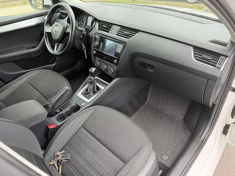 Škoda Octavia (2017) - fotka 8 z 14