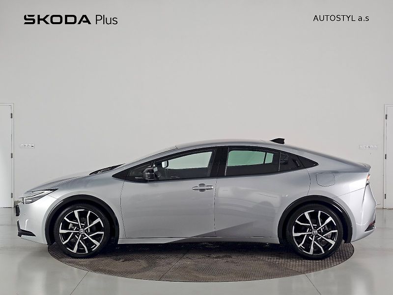 Toyota Prius (2025) 2.0L PHEV 223k Prestige Skyvie - fotka 3 z 33